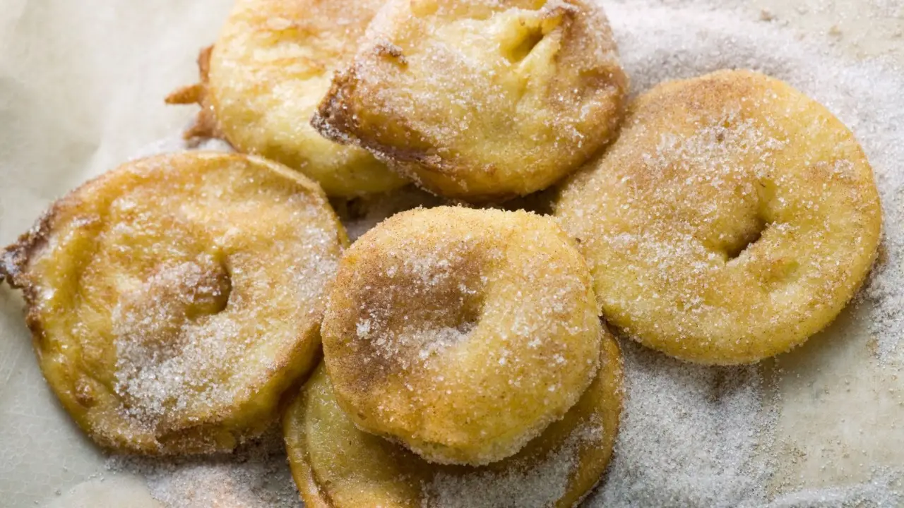 Frittelle di mele leggere: il trucco per renderle soffici senza friggere