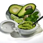 Ricetta per una salsa di avocado perfetta per una dieta equilibrata