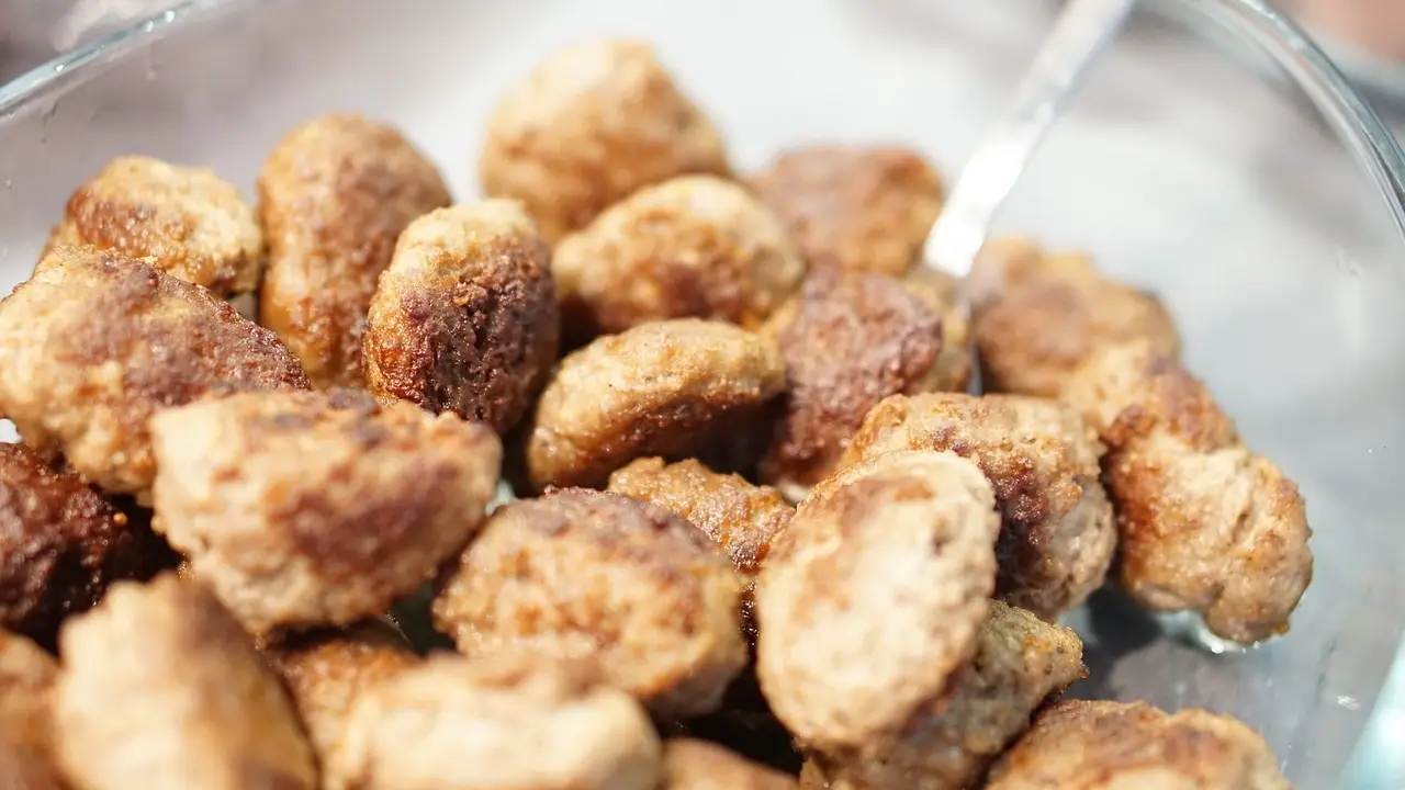 Polpette morbide e gustose con il trucco del pane bagnato nel latte