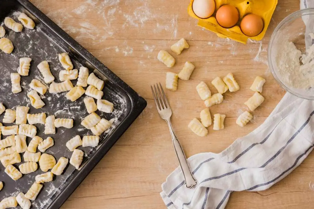 Gnocchi fatti in casa pronti in 5 minuti con solo due ingredienti